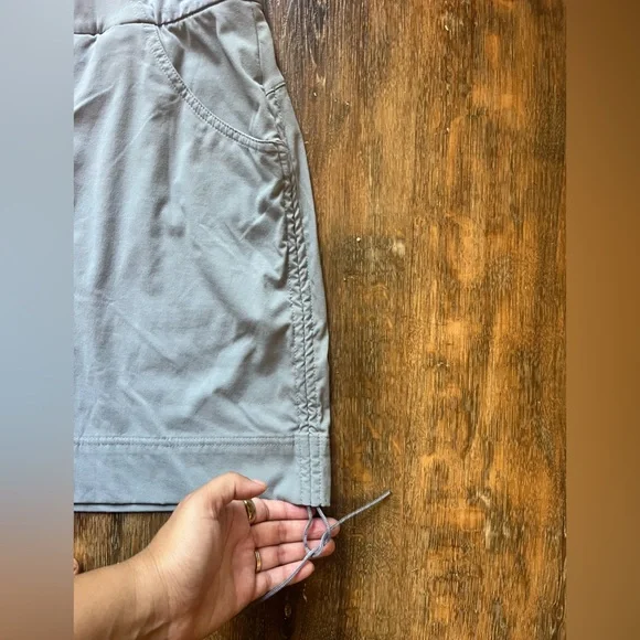 Columbia Hiking Skort, Size Large - Picture 5 of 6